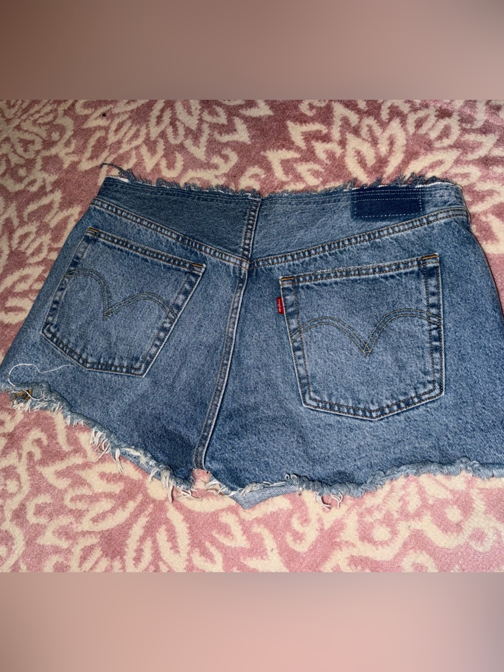 Levi’s Women’s Cutoff Denim Shorts Light Wash Raw Hem